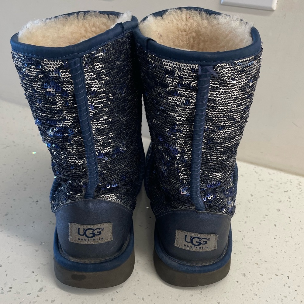 Ugg Classic Short Blue/Silver Sequin Boots Women’s 9 Gem